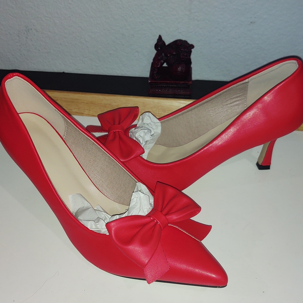 Elegant Red Bow Heels
